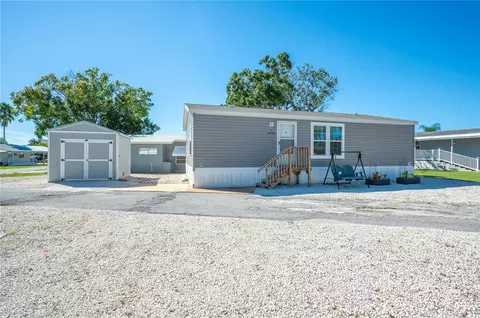 1 Beaverkill Dr, Lake Wales, FL 33898