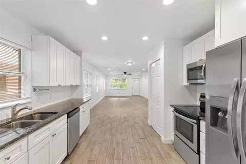Entry Way - 1030 E Summerlin St, Bartow, FL 33830 photo 2 of 2