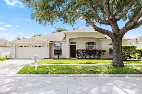 2763 Valencia Grove Dr, Valrico, FL 33596