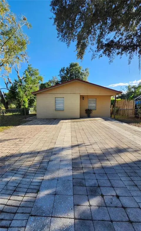 3311 Spooner Dr, Plant City, FL 33563