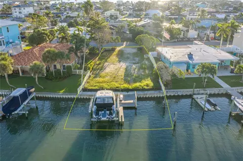 580 Normandy Rd, Madeira Beach, FL 33708