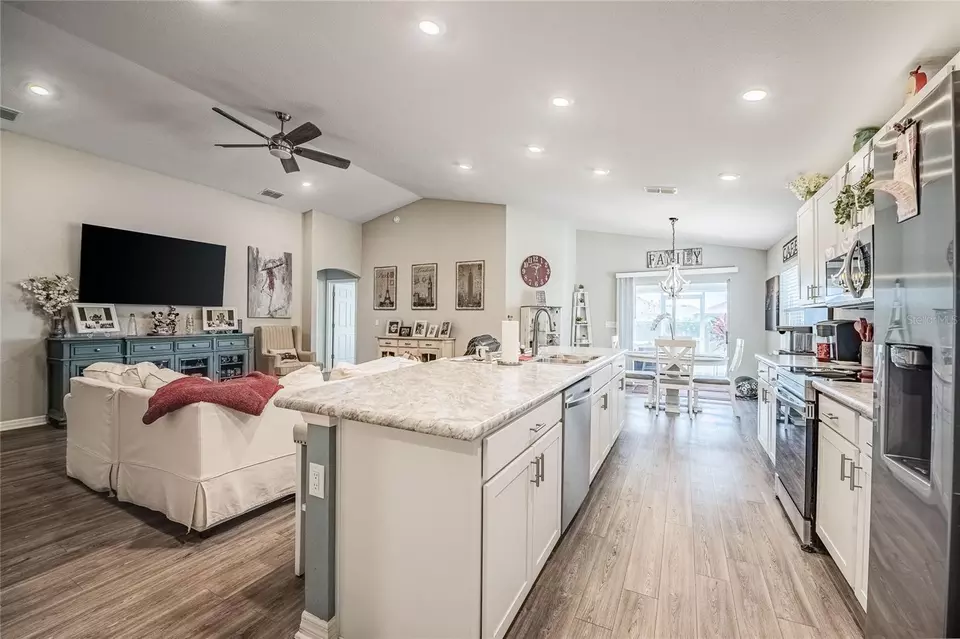 Kitchen - 3227 Costello Cir, Winter Haven, FL 33884 photo 4 of 5