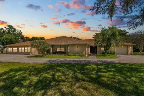 3199 Spirit Lake Rd, Winter Haven, FL 33880