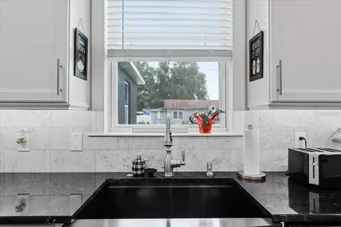 Kitchen - 1790 E Georgia St, Bartow, FL 33830 photo 4 of 5