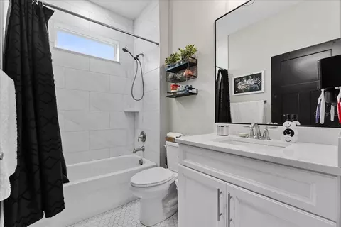 Bath - 1790 E Georgia St, Bartow, FL 33830 photo 3 of 3