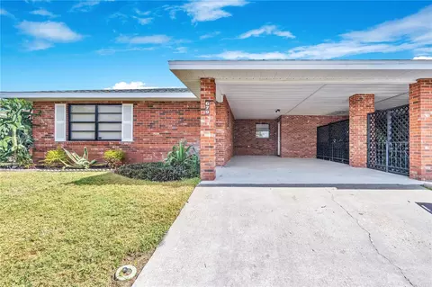 679 Lake Carolyn Cir, Lakeland, FL 33813