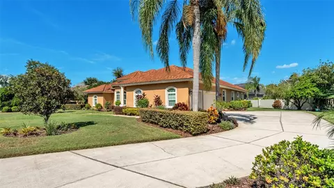 Exterior - 237 Mclean Pt, Winter Haven, FL 33884 photo 15 of 16
