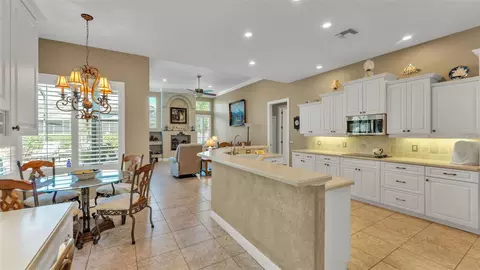 Kitchen - 237 Mclean Pt, Winter Haven, FL 33884 photo 9 of 9