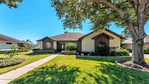 2104 Longleaf Cir, Lakeland, FL 33810