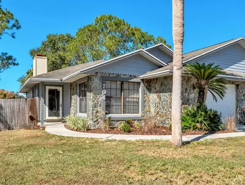 704 Highland Gardens Ln, Lakeland, FL 33813