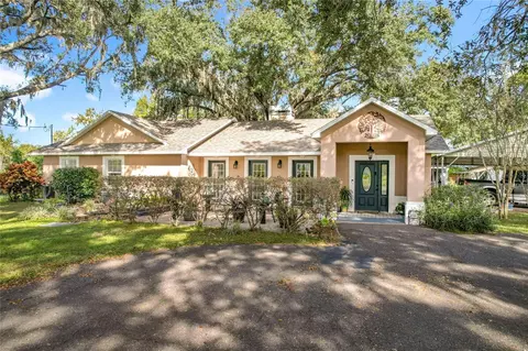 2008 Strawberry Dr, Plant City, FL 33563