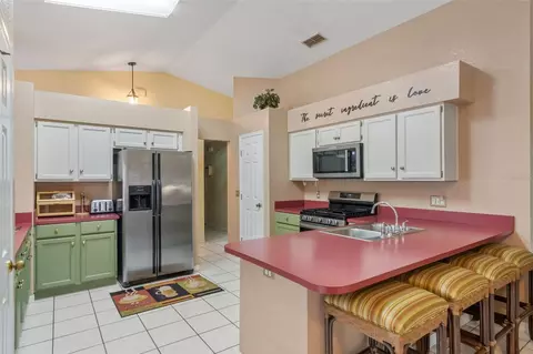 Kitchen - 511 Marcia Loop, Winter Haven, FL 33884 photo 3 of 4