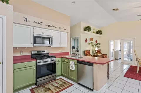 Kitchen - 511 Marcia Loop, Winter Haven, FL 33884 photo 4 of 4