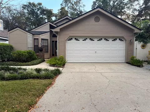 1406 Walden Oaks Pl, Plant City, FL 33563