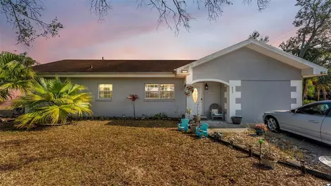 803 Casselberry Dr, Lake Wales, FL 33853