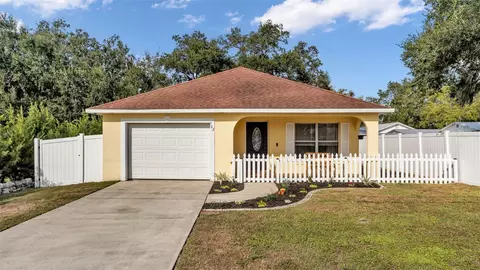702 Lemon Ave, Dundee, FL 33838