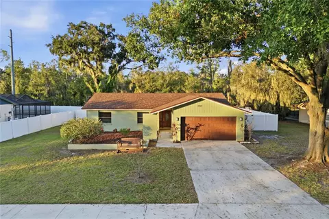 3825 Garnet Dr, Mulberry, FL 33860