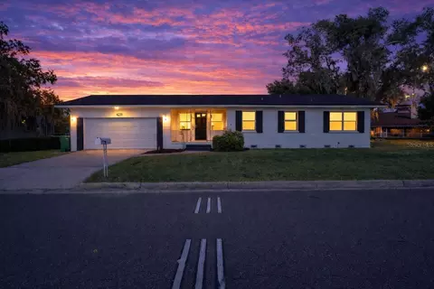 1301 Evalyn Dr SE, Winter Haven, FL 33880