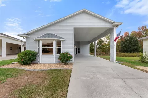 1121 Motorcoach Dr, Polk City, FL 33868