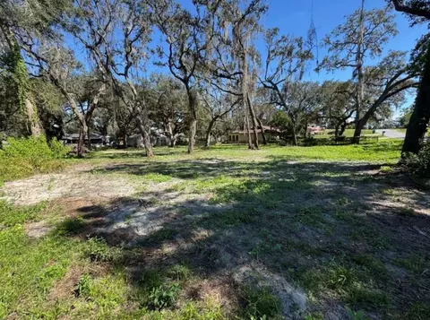 34779 Hibiscus Dr, Dade City, FL 33523