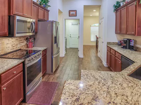 Kitchen - 4305 Old Bartow Eagle Lake Rd, Bartow, FL 33830 photo 3 of 4