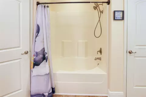 Bath - 4305 Old Bartow Eagle Lake Rd, Bartow, FL 33830 photo 5 of 5