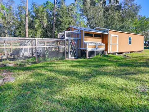 Exterior - 4305 Old Bartow Eagle Lake Rd, Bartow, FL 33830 photo 10 of 12