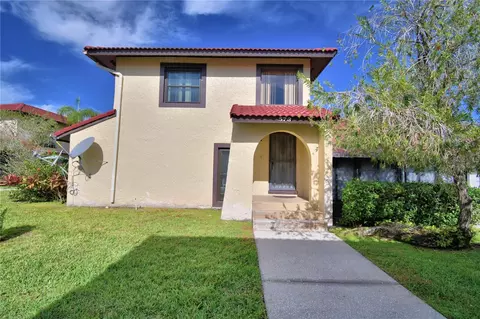 573 Hunter Cir, Kissimmee, FL 34758