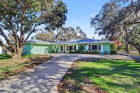 1515 Serpentine Dr S, Saint Petersburg, FL 33705