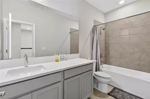 Bath - 3007 Mirage Pl, Saint Cloud, FL 34771 photo 6 of 6