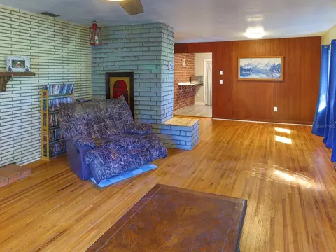 Living - 2140 E Main St, Bartow, FL 33830 photo 2 of 3
