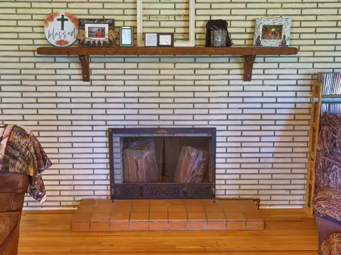 Living - 2140 E Main St, Bartow, FL 33830 photo 3 of 3