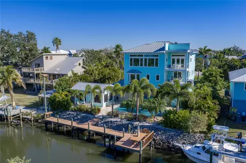 125 Burns Rd, Terra Ceia, FL 34250