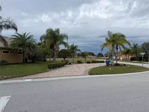 346 Nolane Ln, Polk City, FL 33868