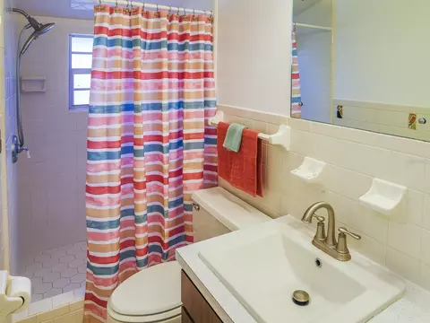 Bath - 610 Lyle Pkwy, Bartow, FL 33830 photo 1 of 4