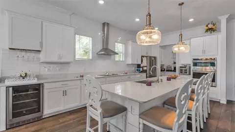 Kitchen - 12897 Bergstrom Bay Dr, Riverview, FL 33579 photo 6 of 9