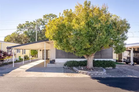 4135 Rolling Oaks Dr, Winter Haven, FL 33880