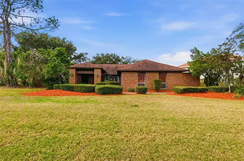 1803 Country Club Ct, Plant City, FL 33566