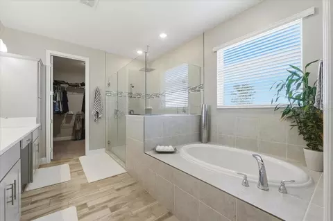 Bath - 14914 15th St E, Parrish, FL 34219 photo 2 of 8