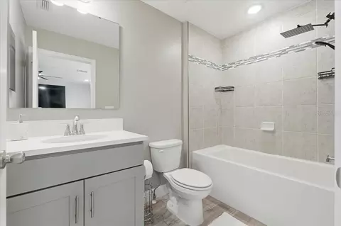 Bath - 14914 15th St E, Parrish, FL 34219 photo 8 of 8