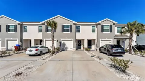 3532 White Dandelion Ct, Plant City, FL 33565