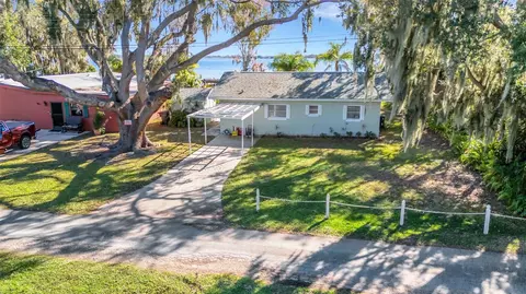2354 Lakeview Dr, Haines City, FL 33844
