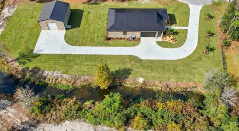 8308 Gibson Oaks Dr, Lakeland, FL 33809