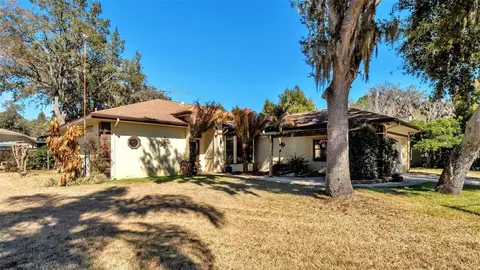 126 Homewood Dr, Winter Haven, FL 33880
