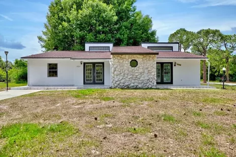 2551 N Avon Blvd, Avon Park, FL 33825