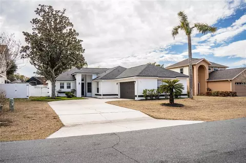 413 Vineyard Dr, Lakeland, FL 33809