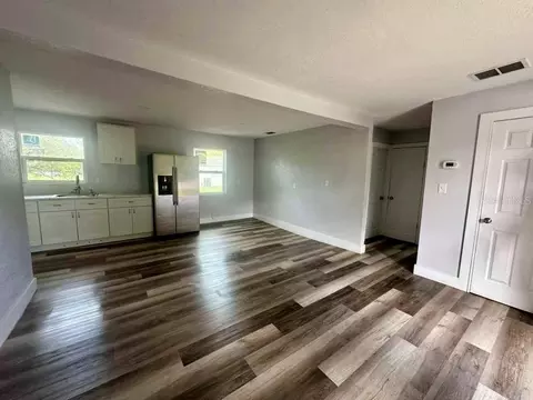 Living - 1550 E Bay St, Bartow, FL 33830 photo 1 of 1