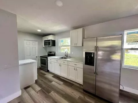 Kitchen - 1550 E Bay St, Bartow, FL 33830 photo 1 of 1