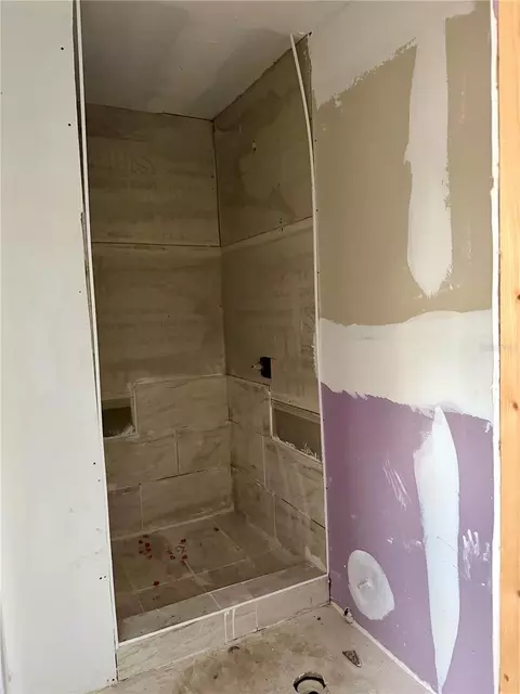 Bath - 1550 E Bay St, Bartow, FL 33830 photo 3 of 3