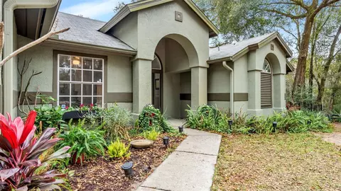 422 E Mccormick Rd, Apopka, FL 32703